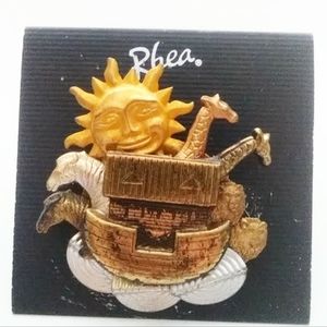 🍁 3/ $12 Noah Ark Pin Brooch 🍁